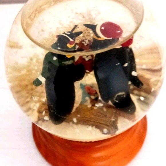 Eddie Bauer Penguins Snow Globe- 2003  Vintage - Picture 4 of 7